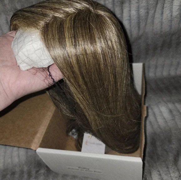 *Oakley Creme Brulee/Nut Butter* Wigs For Every Woman - Picture 4 of 8